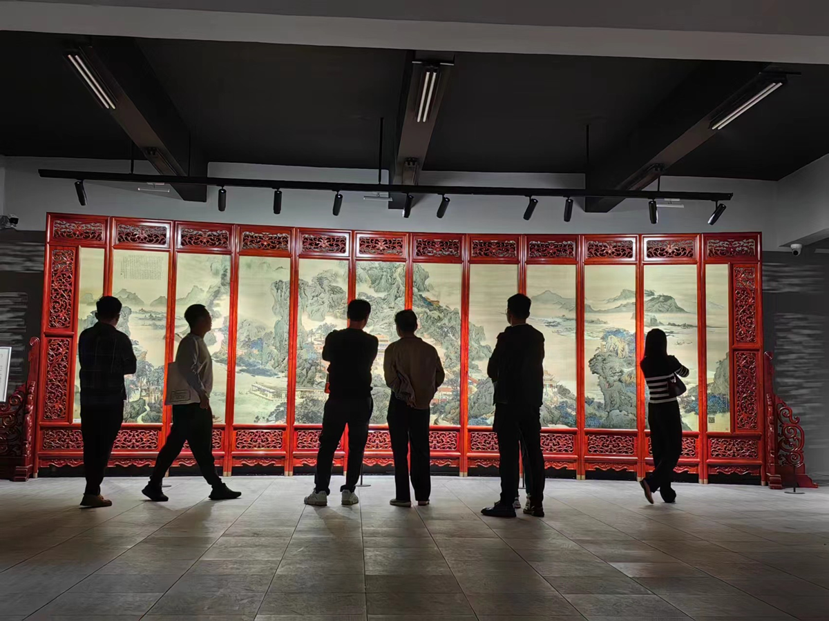 “大灣區企業博物館之旅” 巖星一行赴臻寶博物館調研交流插圖(2) “大灣區企業博物館之旅” 巖星一行赴臻寶博物館調研交流插圖(2)